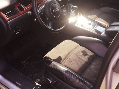 Argintiu Utilizat 2006 Audi A8 Berlinǎ | 5.000 EUR