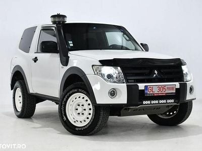 Culoarealb Utilizat 2011 Mitsubishi Pajero SUV | 9.990 EUR