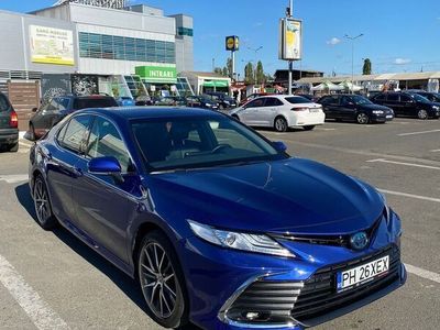 second-hand Toyota Camry 2.5 Hybrid