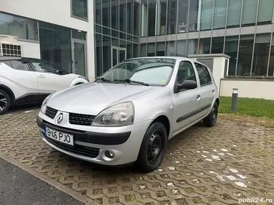Argintiu Second-hand 2006 Renault Clio II Hatchback | 1.900 EUR (Preț OK)