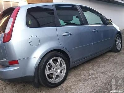 Utilizat 2006 Ford C-MAX Ghia Monovolum | 3.200 EUR (Scump)