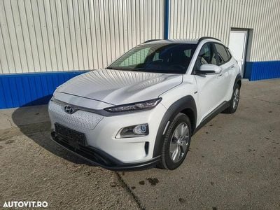 Second-hand Hyundai Kona Style 100 kW (136 CP) 2020 Culoarealb SUV