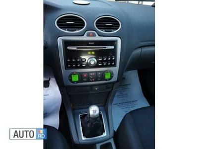 Second-hand Ford Focus 135 CP (99 kW) 2005 Argintiu metalizat Coupe