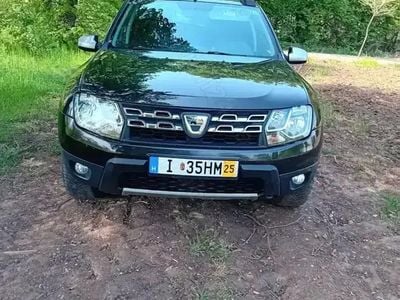 Second-hand Dacia Duster 110 CP (80 kW) 2015 Negru SUV