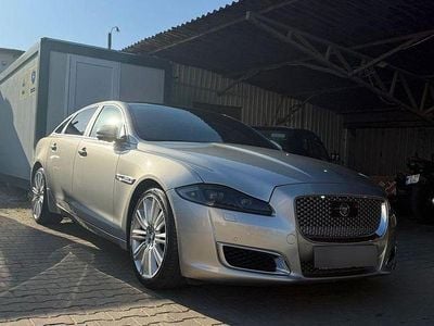 Second-hand Jaguar XJ Premium Luxury 300 CP (220 kW) 2016 Culoaregri Berlinǎ