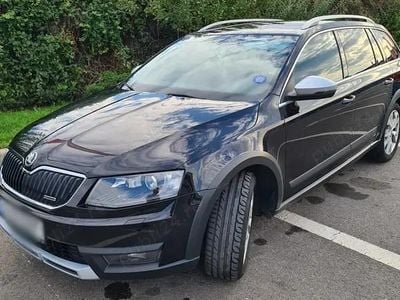 Second-hand Skoda Octavia Scout 4x4 150 CP (110 kW) 2016 Negru Hatchback