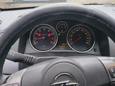 Negru Utilizat 2007 Opel Astra Coupe | 3.000 EUR (Preț OK)