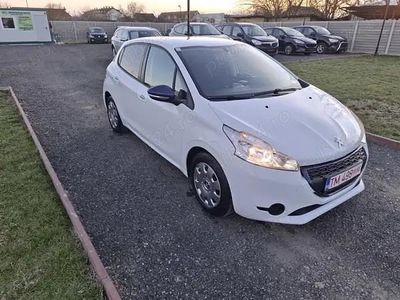Second-hand Peugeot 208 Active 68 CP (50 kW) 2015 Alb Hatchback