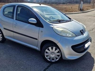 Second-hand Peugeot 107 68 CP (50 kW) 2008 Argint Hatchback