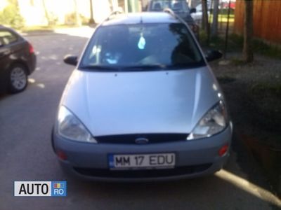 Argintiu Utilizat 2000 Ford Focus Hatchback | 1.300 EUR