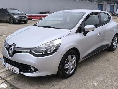 Second-hand Renault Clio IV Life 75 CP (55 kW) 2015 Culoareargint Hatchback