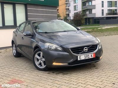 Second-hand Volvo V40 Kinetic 150 CP (110 kW) 2013 Culoaregri Hatchback