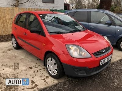 Second-hand Ford Fiesta 80 CP (58 kW) 2007 Rosu Hatchback