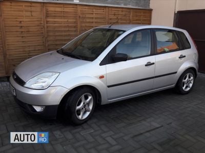 Second-hand Ford Fiesta 80 CP (58 kW) 2002 Argintiu Hatchback