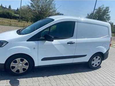 Culoarealb Second-hand 2023 Ford Transit Trend Monovolum | 11.500 EUR (Super Preț)