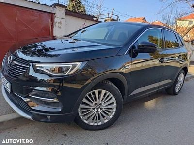 Second-hand Opel Grandland X Business Innovation 177 CP (130 kW) 2018 Culoarenegru SUV
