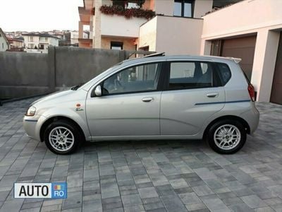 Second-hand Chevrolet Kalos 94 CP (69 kW) 2006 Argintiu Hatchback