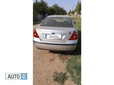 Argintiu Utilizat 2002 Ford Mondeo Berlinǎ | 2.200 EUR