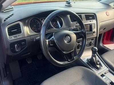 Rosu Utilizat 2013 VW Golf Berlinǎ | 6.350 EUR (Preț OK)