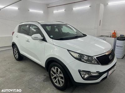 Culoarealb Second-hand 2015 Kia Sportage Premium SUV | 8.900 EUR (Preț bun)