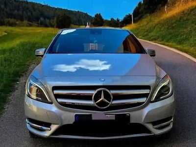 Argintiu Utilizat 2012 Mercedes B200 Monovolum | 6.590 EUR