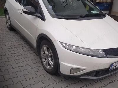 Alb Utilizat 2011 Honda Civic Hatchback | 5.200 EUR (Preț OK)