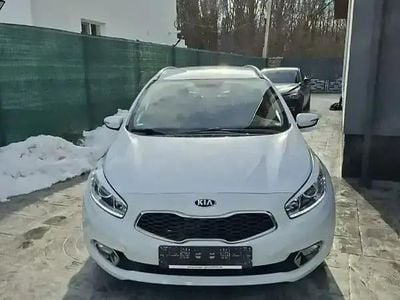 Second-hand Kia Ceed 90 CP (66 kW) 2014 Alb Hatchback