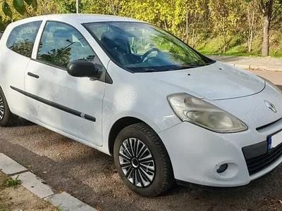 Utilizat 2011 Renault Clio II Hatchback | 2.500 EUR (Preț bun)