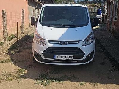 Second-hand Ford Transit Custom 130 CP (95 kW) 2017 Culoarealb Monovolum