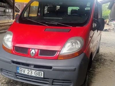 Rosu Utilizat 2002 Renault Trafic Monovolum | 5.000 EUR