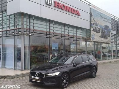 Second-hand Volvo V60 Momentum 197 CP (144 kW) 2021 Culoarenegru Break