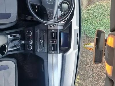 Second-hand Mercedes GLK220 170 CP (125 kW) 2010 Negru SUV