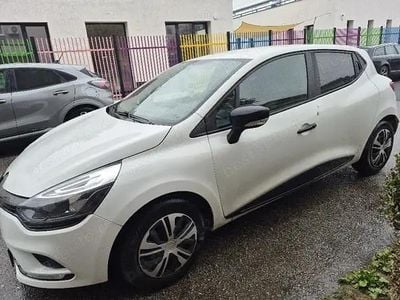 Alb Second-hand 2018 Renault Clio IV Hatchback | 5.900 EUR (Preț bun)