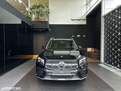 Mercedes GLB220