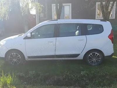Alb Utilizat 2015 Dacia Lodgy Monovolum | 4.700 EUR (Preț bun)