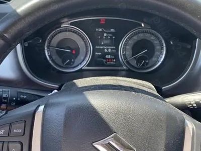 Second-hand Suzuki Vitara 103 CP (75 kW) 2019 Rosu SUV