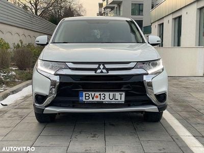 Culoarealb Utilizat 2017 Mitsubishi Outlander Intense SUV | 12.600 EUR (Preț OK)