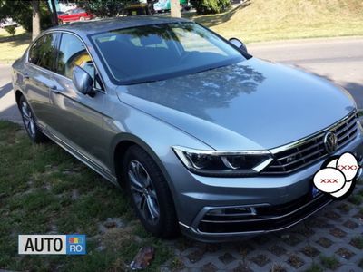 Second-hand VW Passat Executive 150 CP (110 kW) 2018 Argintiu Berlinǎ