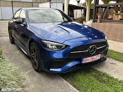 Culoarealbastru Utilizat 2021 Mercedes C300 AMG line Berlinǎ | 32.500 EUR (Super Preț)