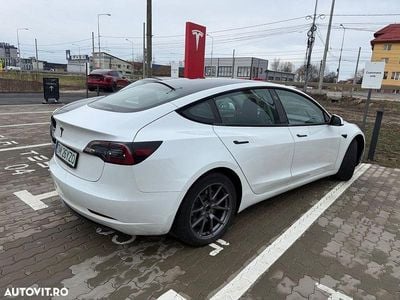 Second-hand Tesla Model 3 208 kW (283 CP) 2023 Culoarealb Berlinǎ