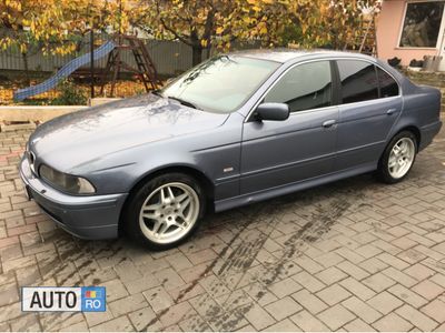 Second-hand BMW 525 163 CP (119 kW) 2002 Albastru Berlinǎ