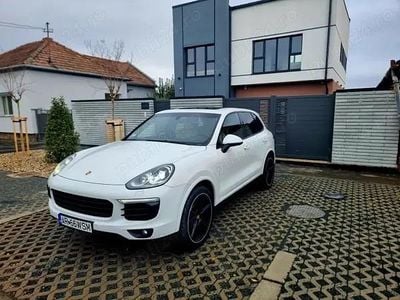 Alb Second-hand 2016 Porsche Cayenne SUV | 29.900 EUR (Puțin scump)