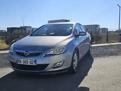 Second-hand Opel Astra 110 CP (80 kW) 2011 Gri Hatchback