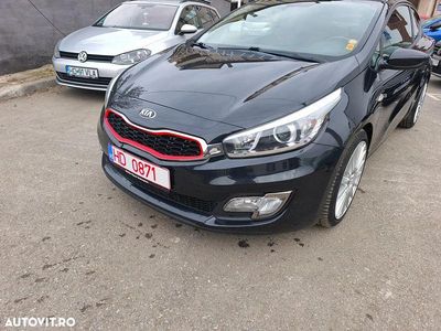 Second-hand Kia Ceed DREAM-TEAM Edition 100 CP (73 kW) 2014 Culoarenegru Hatchback