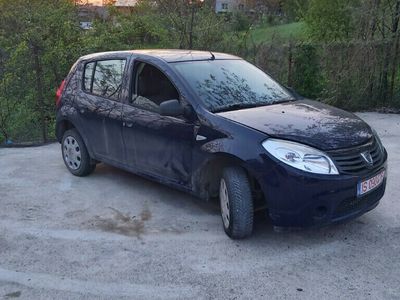 second-hand Dacia Sandero 2011 1.4i ușor atinsa 1900e