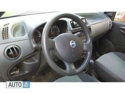Second-hand Fiat Punto 75 CP (55 kW) 2006 Albastru Hatchback