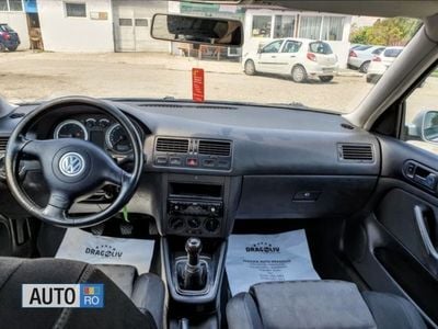 Second-hand VW Bora 130 CP (95 kW) 2003 Argintiu Berlinǎ