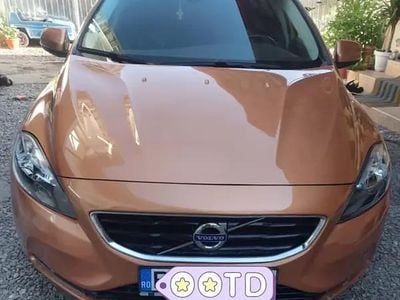 Second-hand Volvo V40 115 CP (84 kW) 2014 Auriu Break