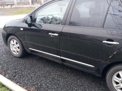 Utilizat 2007 Kia Carens Monovolum | 3.000 EUR