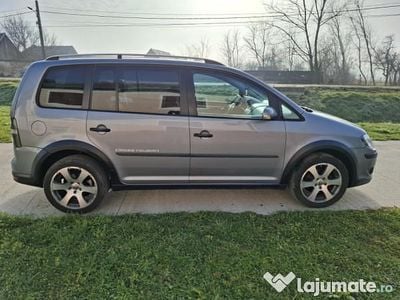 Utilizat 2008 VW Touran Cross Monovolum | 4.300 EUR